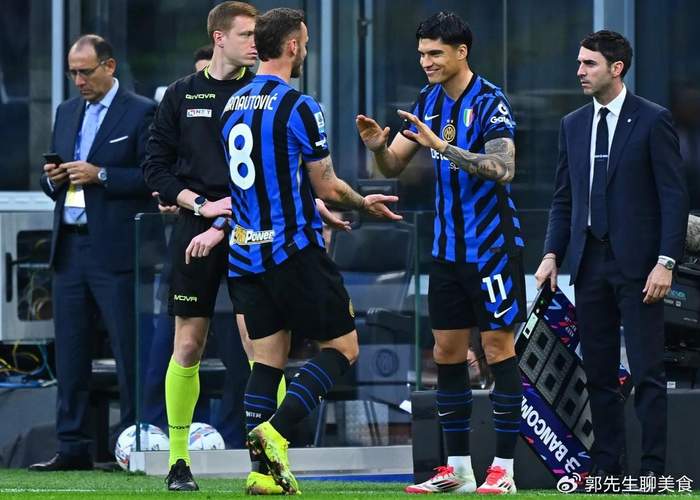 1xBET中文版-曾被估价4000万欧！蓝黑小将又遭遇重伤，国米追求17岁超新星|国际米兰|卡尔博尼|范赫斯登|巴雷拉|科斯托夫_新浪体育_新浪新闻